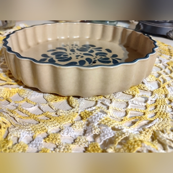 Pfaltzgraff Kitchen Pfaltzgraff Quiche 9 In Dish Folk Art Poshmark